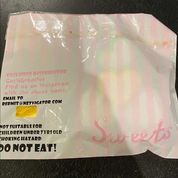 CutieCreative candy shop heart shaped marshmallows squishy toy - Picture 6 of 6